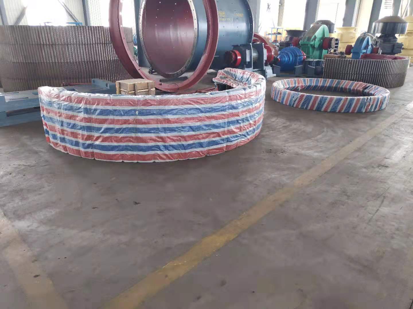 已经完成包装待发货的球磨机 已经完成包装待发货的球磨机