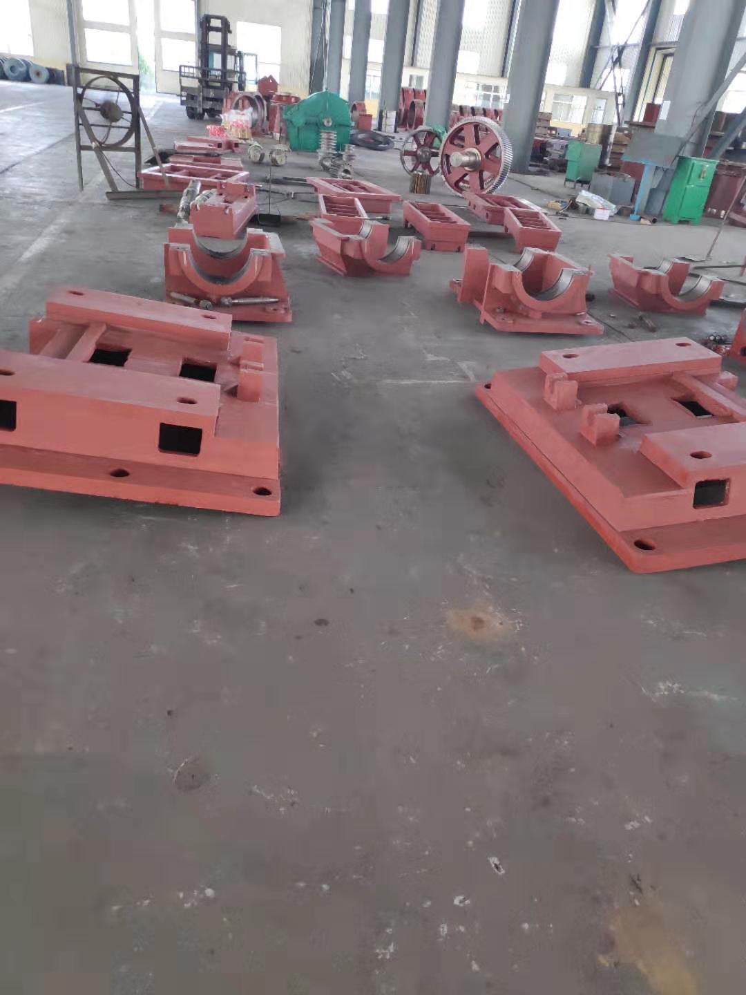 在产的球磨机部件 在产的球磨机部件